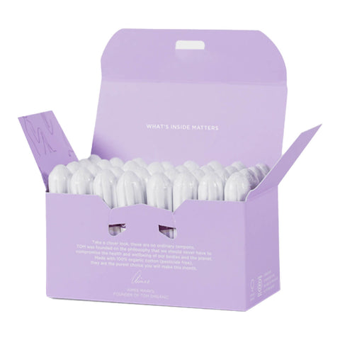 Open box of super tampons designed for medium flows, showing the product inside. These tampons are biodegradable and hypoallergenic, offering a sustainable and gentle option for menstrual care.
